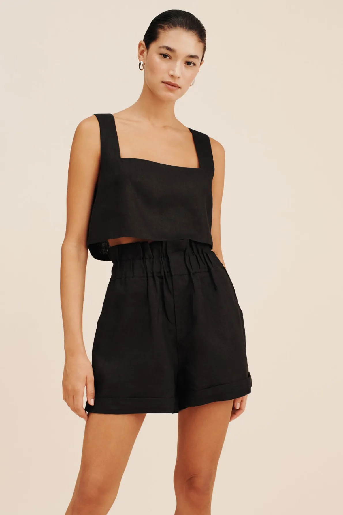 DUCKY SHORT - BLACK