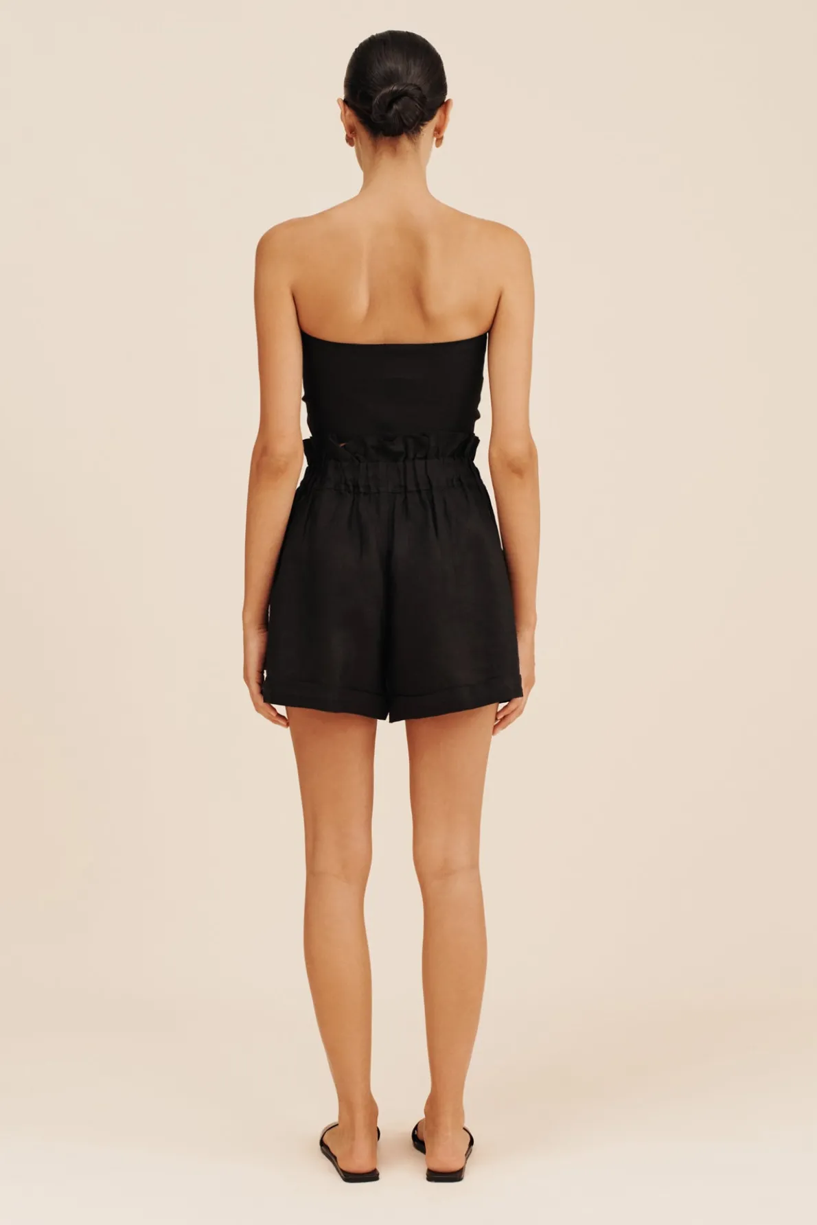 DUCKY SHORT - BLACK
